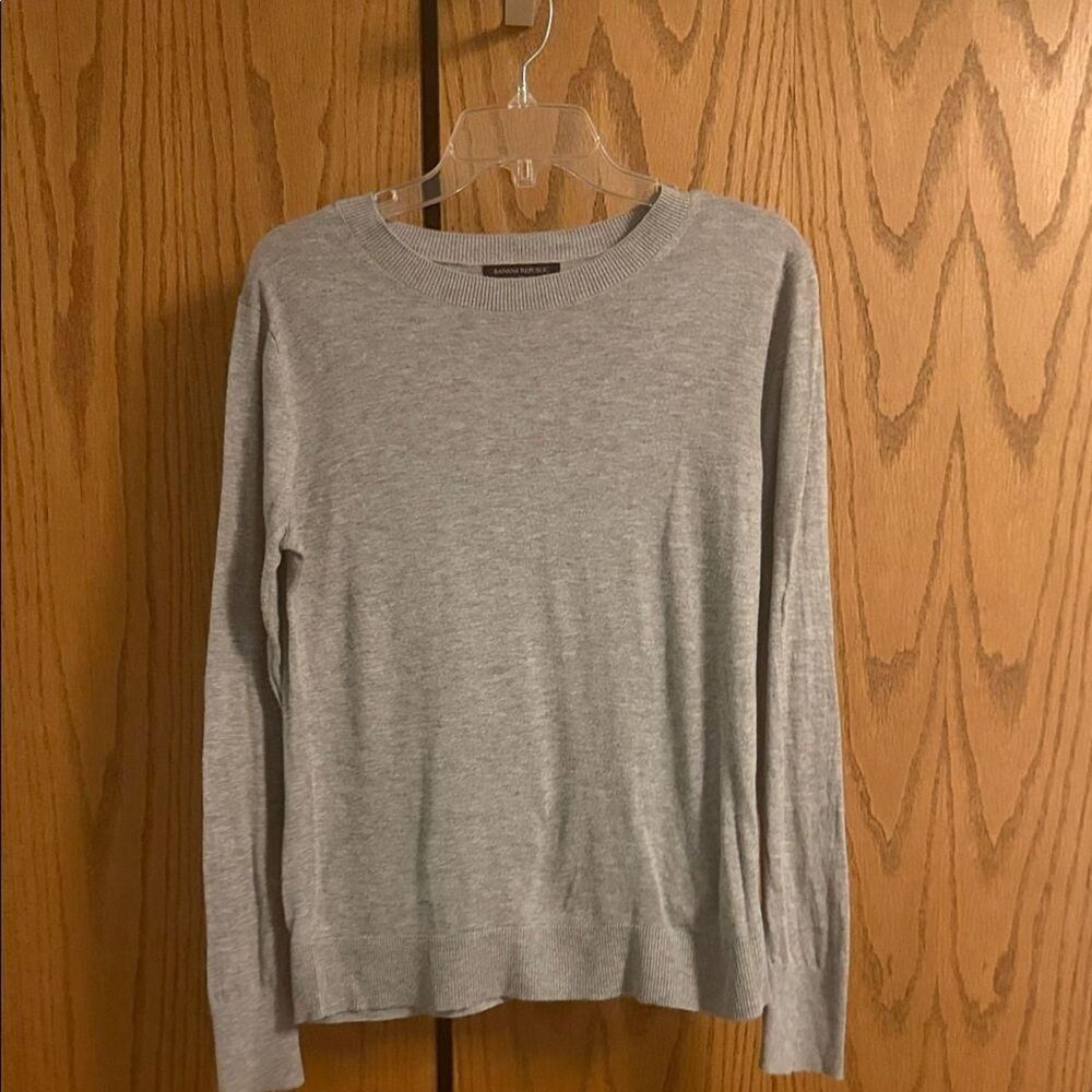Banana Republic Light Gray Crewneck Sweater